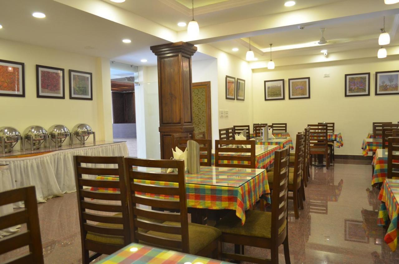 Hotel The Valley View Kashmir Srīnagar Zewnętrze zdjęcie