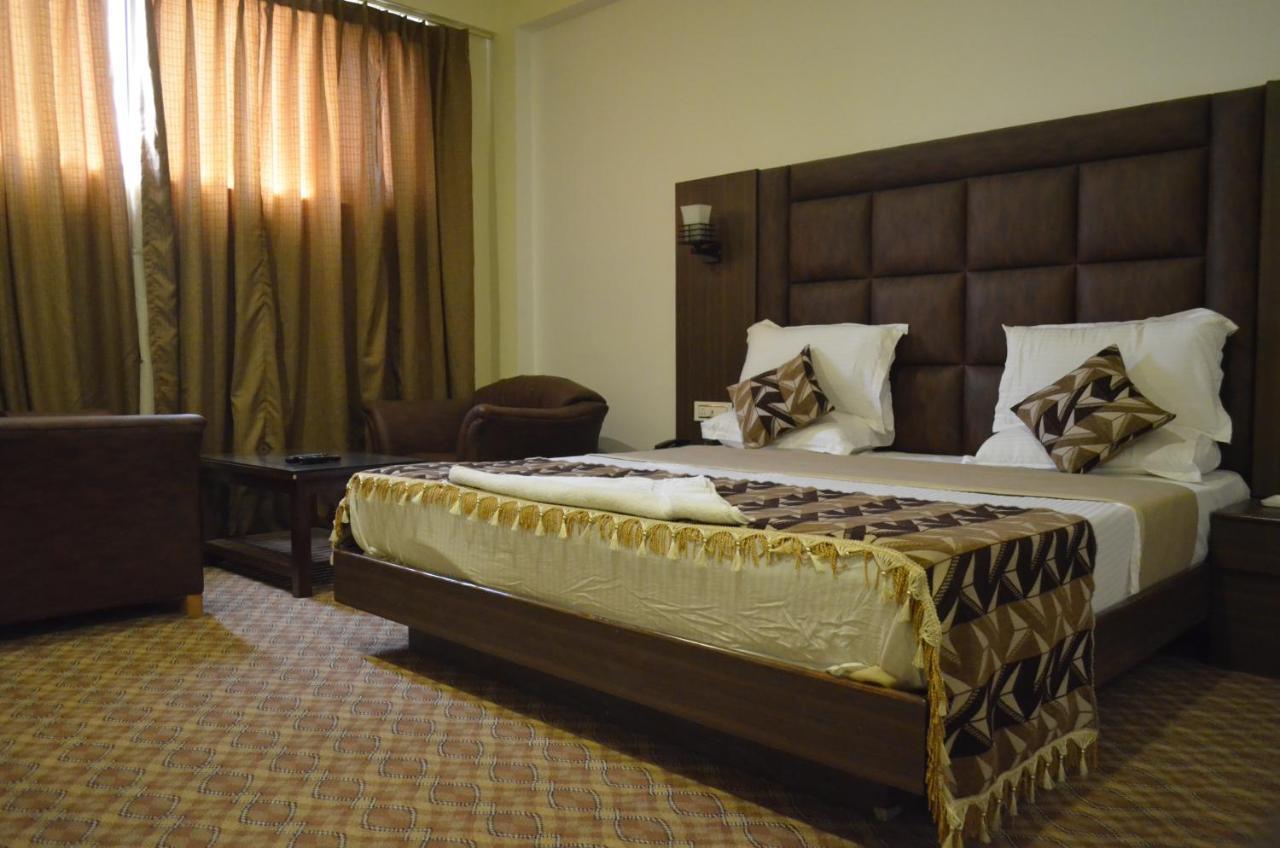 Hotel The Valley View Kashmir Srīnagar Zewnętrze zdjęcie